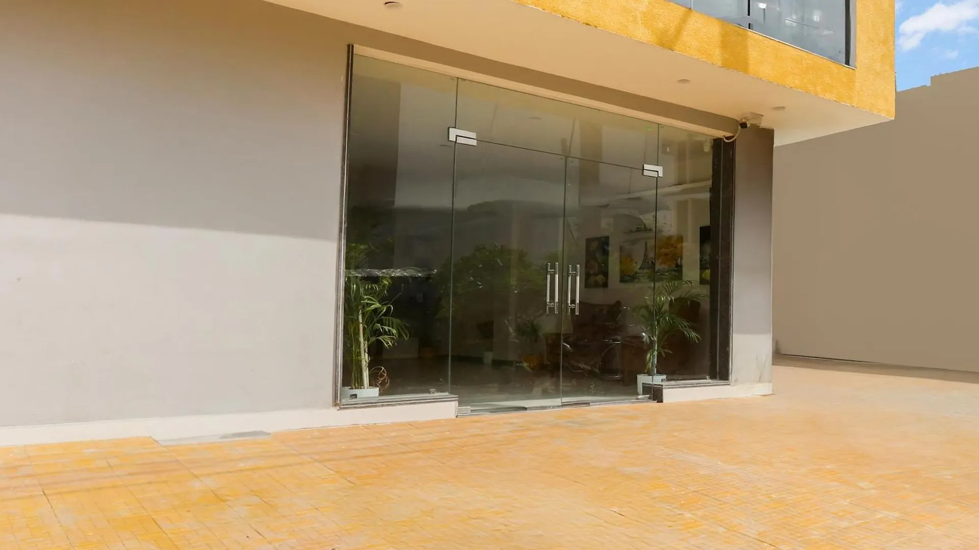 ***  Hotel Super Townhouse Sector 69 Gurgaon Indie