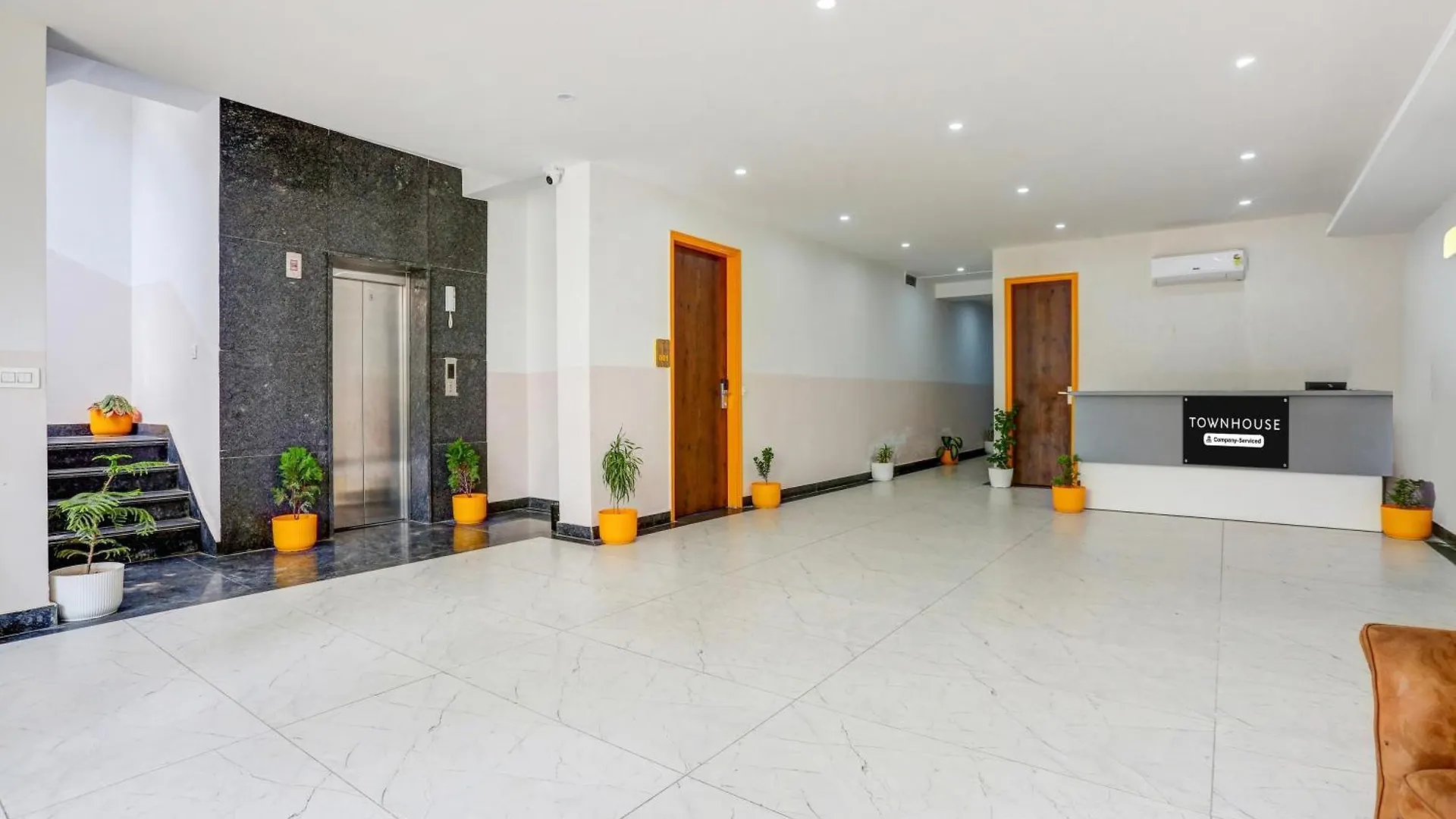 Hotel Super Townhouse Sector 69 Gurgaon 3*,  Indie
