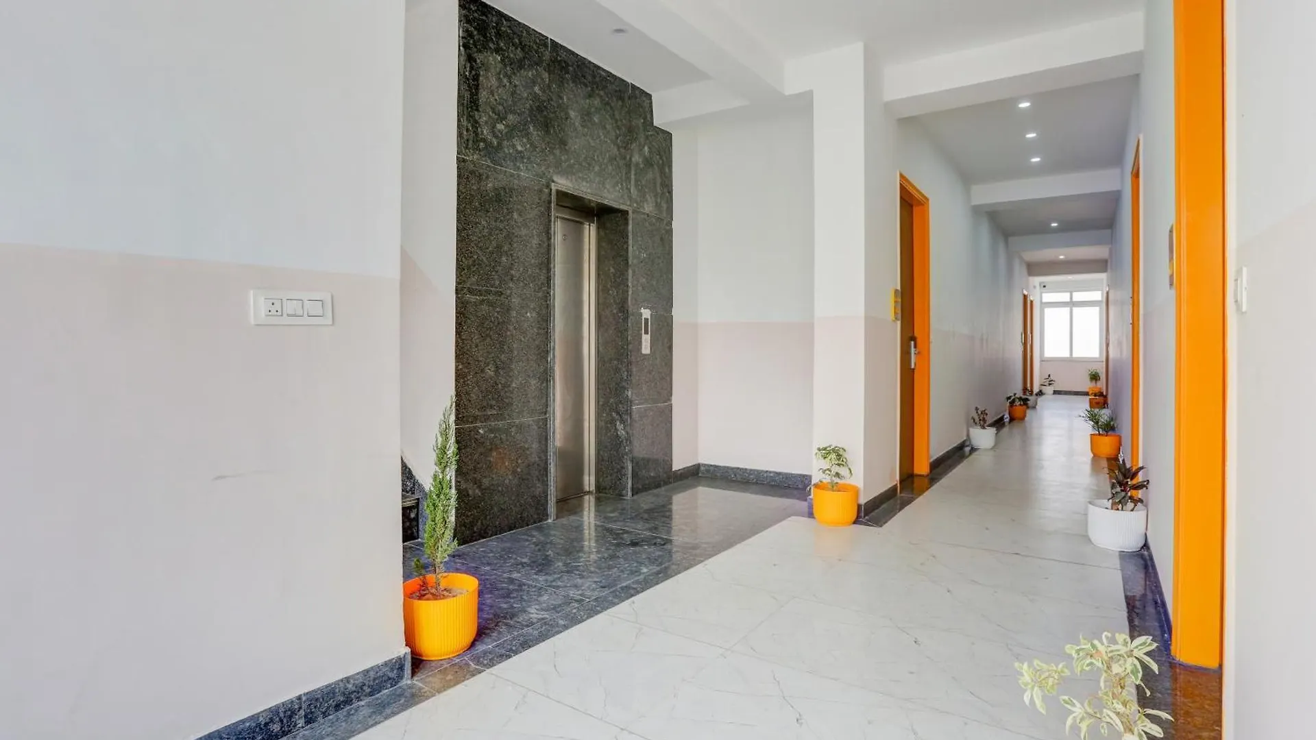 Hotel Super Townhouse Sector 69 Gurgaon