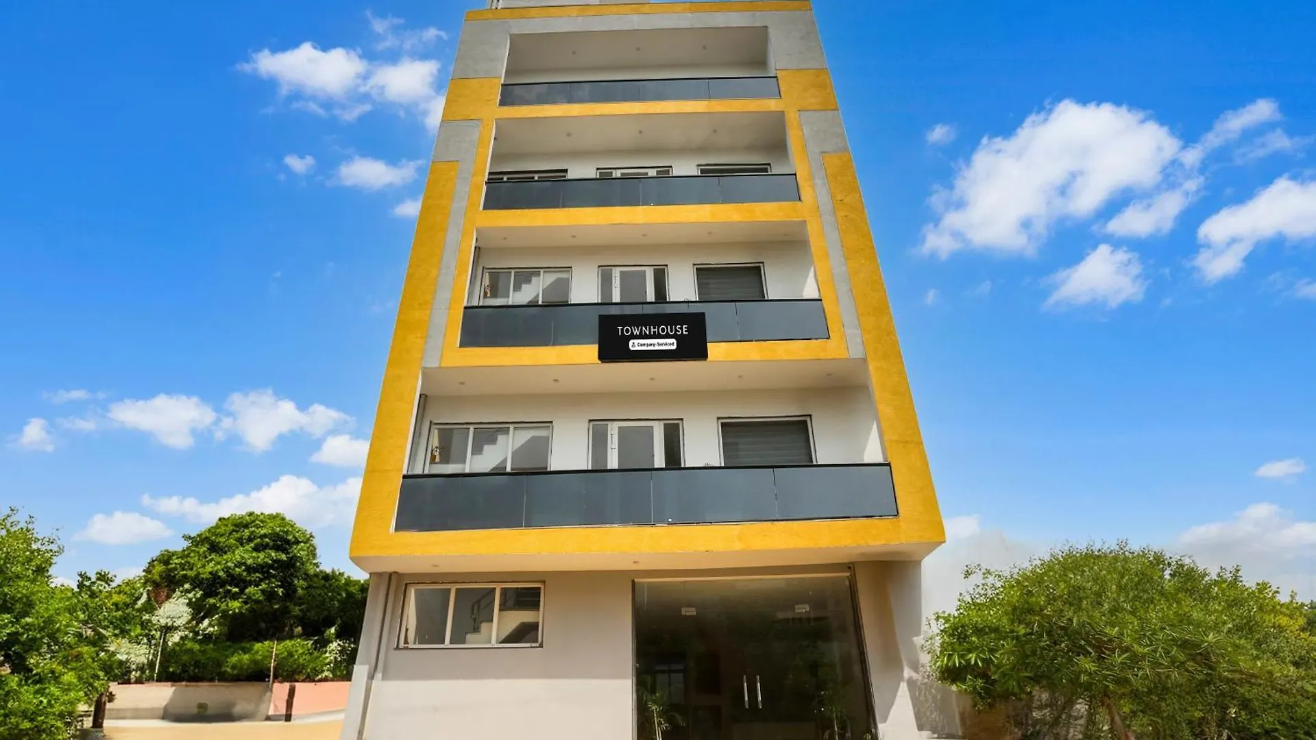 Hotel Super Townhouse Sector 69 Gurgaon