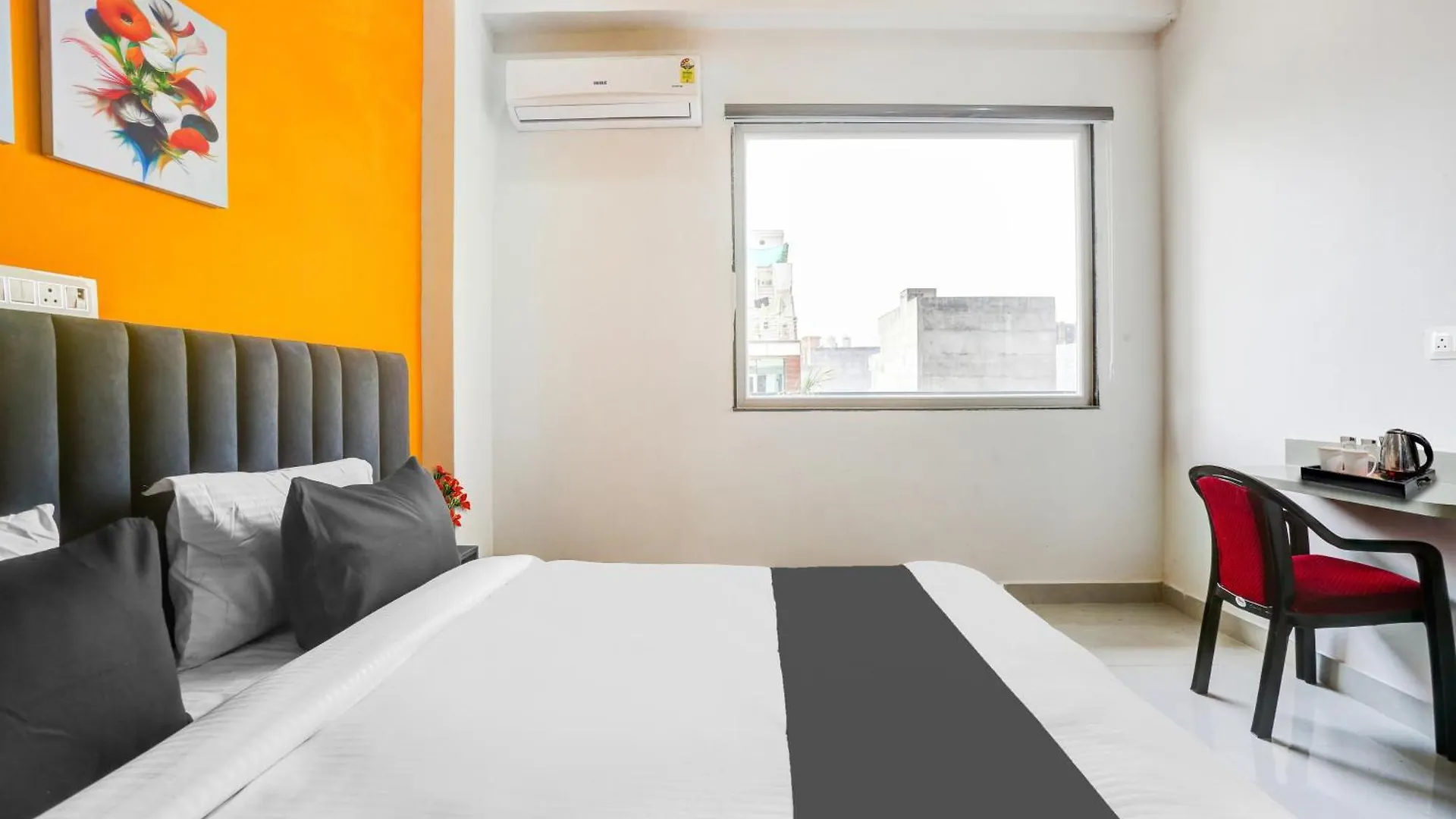 Hotel Super Townhouse Sector 69 Gurgaon 3*,  Indie