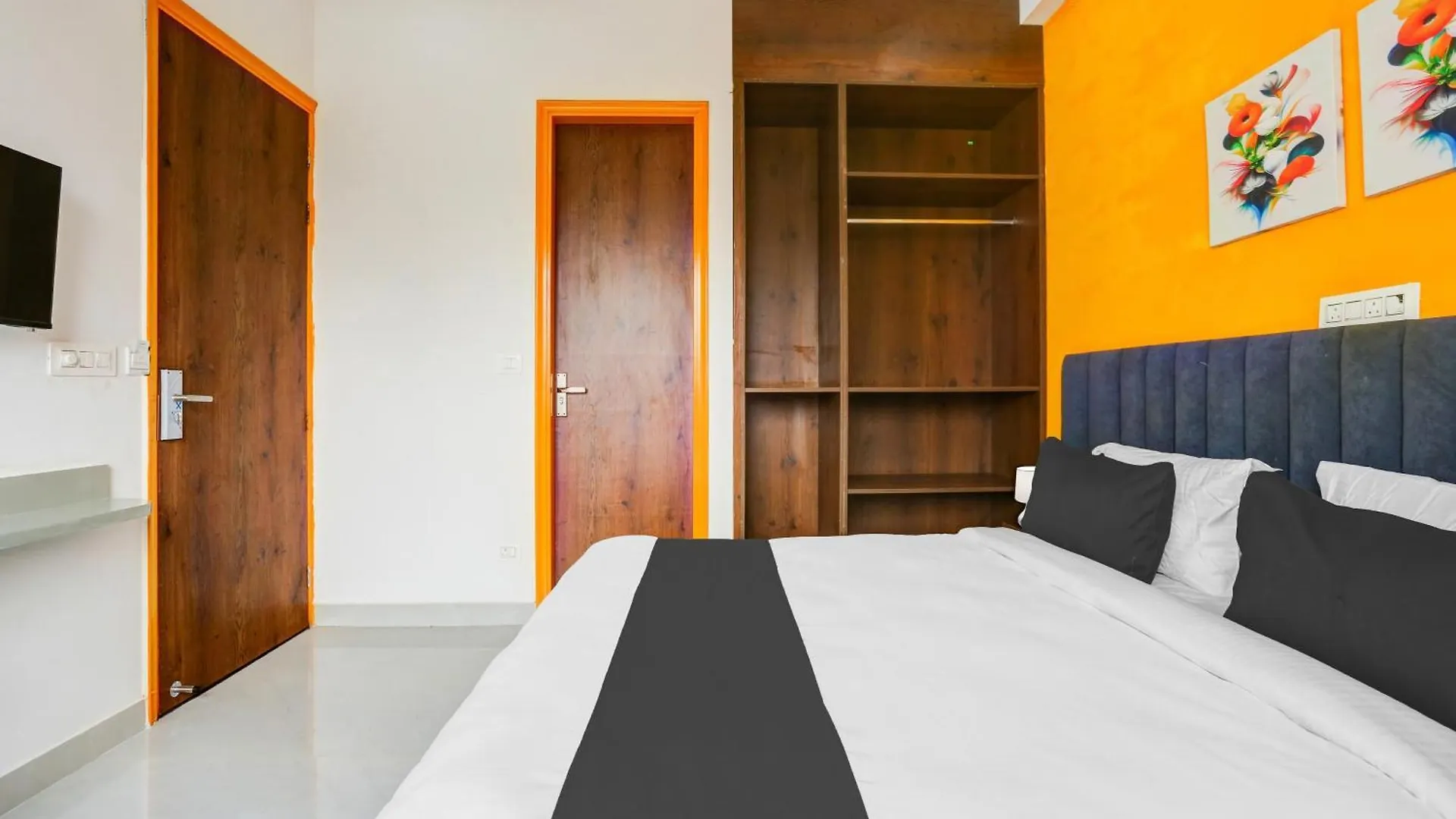***  Hotel Super Townhouse Sector 69 Gurgaon Indie